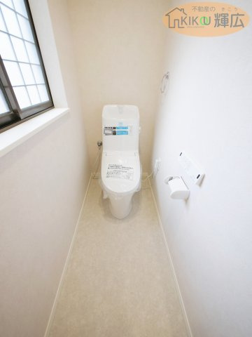 加古川市野口町良野　中古戸建のトイレ