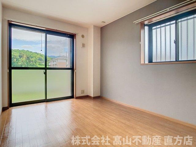 レジデンス若宮インターBの洋室