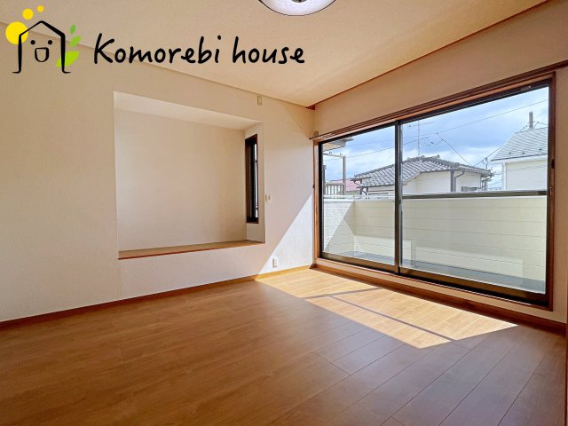 鴻巣市吹上富士見　中古一戸建ての寝室|広くて明るい寝室