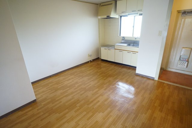 メープルハイツの居間・リビング