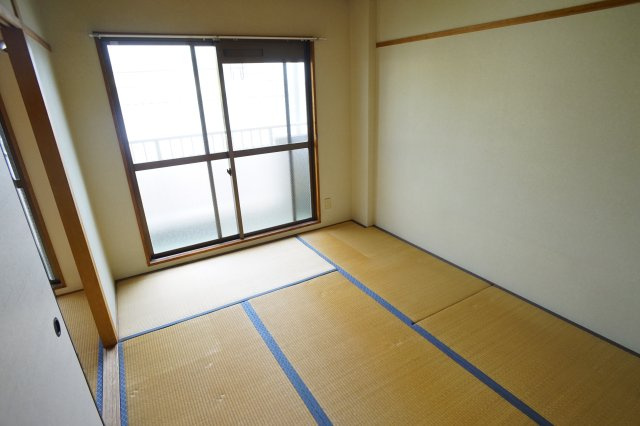 メープルハイツの和室