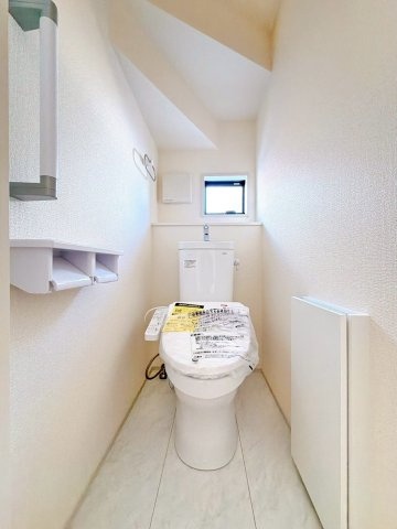 【トイレ】 | 前橋市富士見町時沢　新築住宅　 | 清潔感にあふれた空間と機能的な洗浄装置。毎日何度も使う場所だから快適に。便利に。