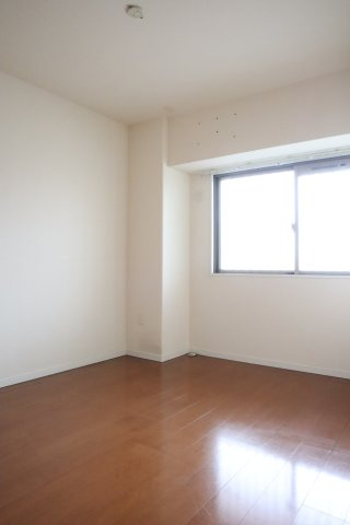 サーパス福島の洋室|洋室5.7帖