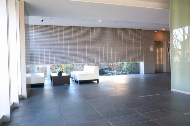 サーパス福島のエントランス