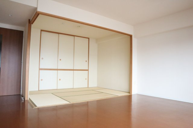 サーパス福島の和室