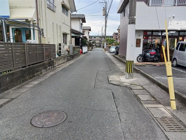 東側道路
