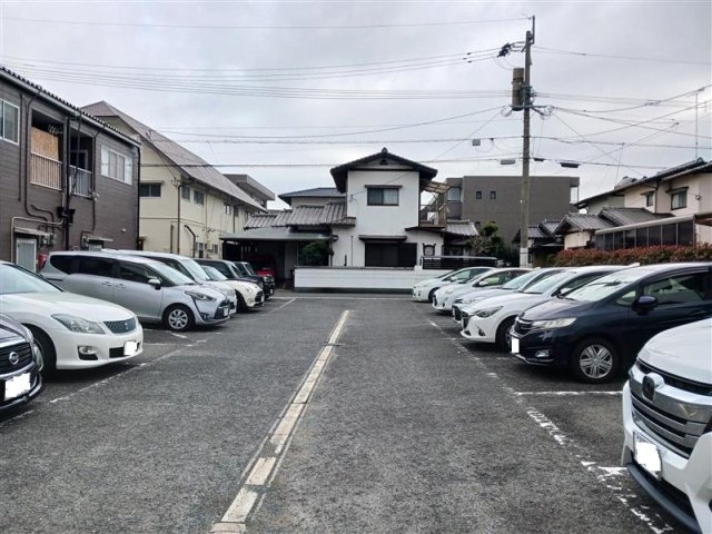 店舗駐車場＋月極駐車場