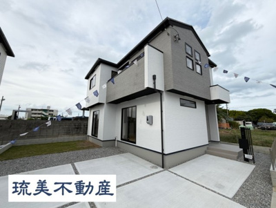 【外観】 | うるま市与那城屋慶名2期（全6棟）3号棟 | 3号棟　並列駐車2台可♪