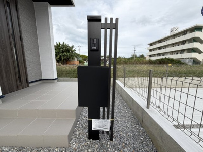 【設備】 | うるま市与那城屋慶名2期（全6棟）3号棟 | 3号棟　オシャレなポスト♪