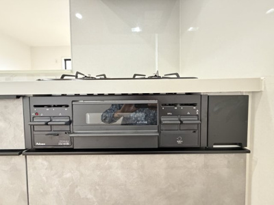 【キッチン】 | うるま市与那城屋慶名2期（全6棟）3号棟 | 3号棟　便利なグリル付き♪