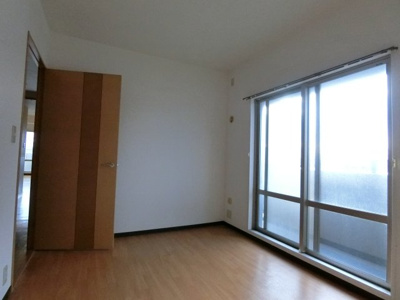 【洋室】 | ロイヤルエイトコート２