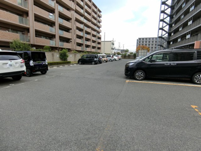 【駐車場】 | ロイヤルエイトコート２