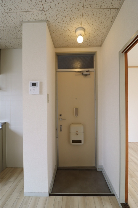 フローレス福富の玄関