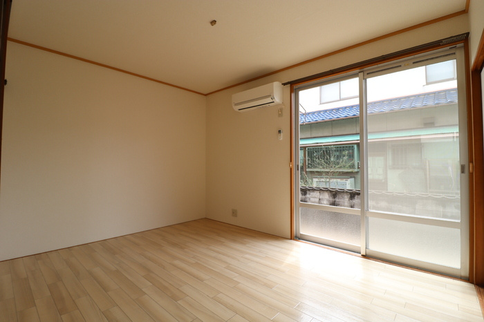 フローレス福富の居間・リビング