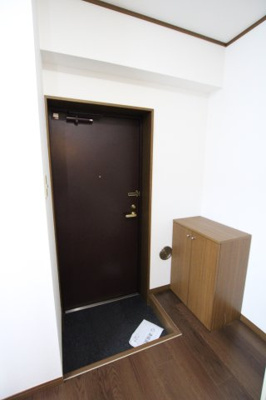 【玄関】 | ファミール二子 | ※同建物ほかのお部屋の写真です。