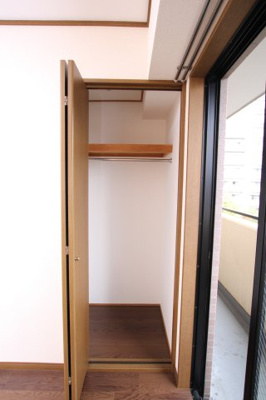 【収納】 | ファミール二子 | ※同建物ほかのお部屋の写真です。