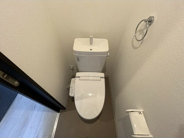 ジーメゾン名古屋松下クレストのトイレ|シンプルで使いやすいトイレです