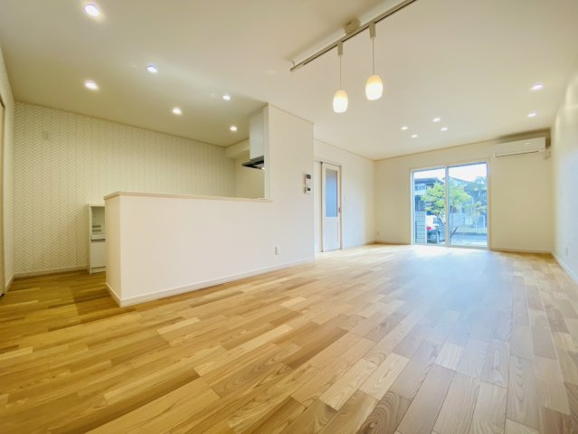 瑞穂市 別府（穂積駅） 2階建の居間・リビング