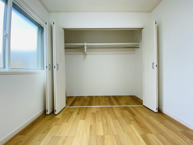 瑞穂市 別府（穂積駅） 2階建の収納|1階洋室収納
