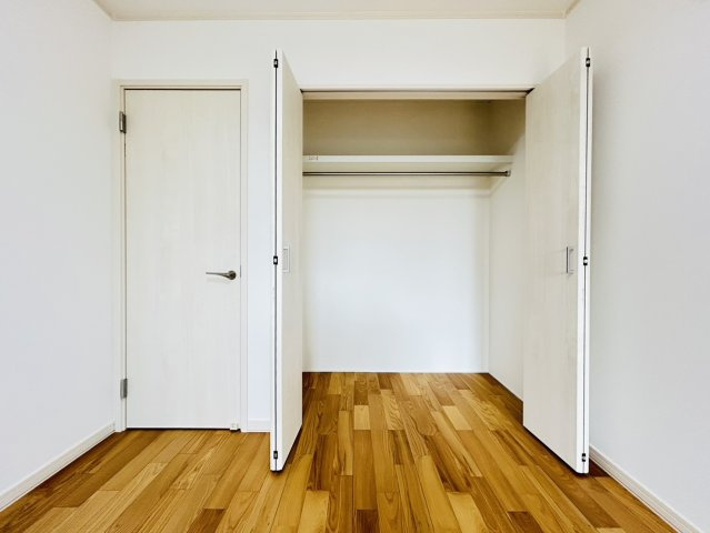 瑞穂市 別府（穂積駅） 2階建の収納|2階洋室収納