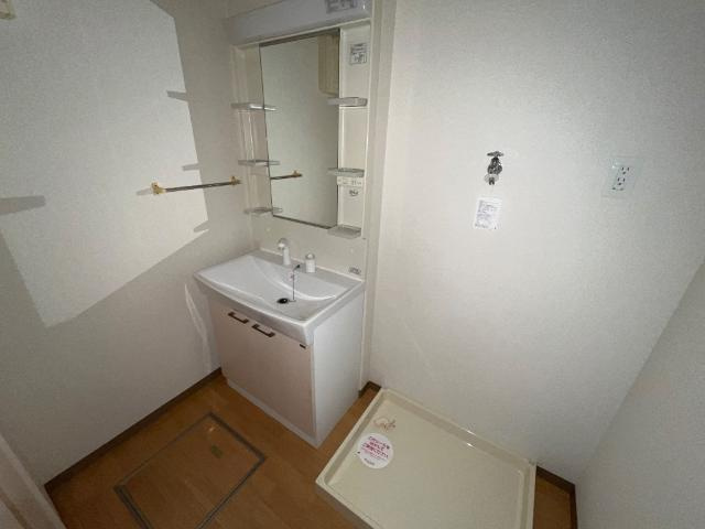 スカイヒルズ光　朝日の洗面所|洗面