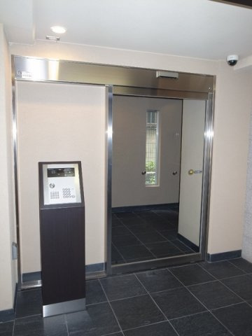 スパシエトラッド中野野方のセキュリティ|オートロック完備♪