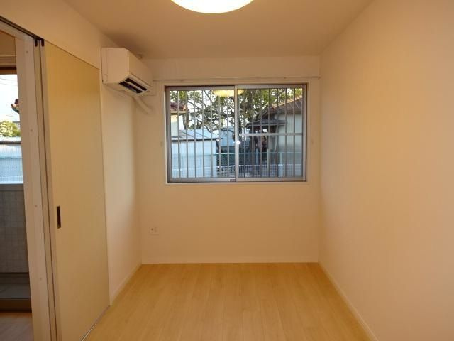 サンモール当新田の洋室