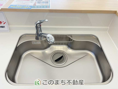 【キッチン】 | CRADLEGARDEN壬生町幸町第6　1号棟 | 同社施工物件の写真です。※建具やフローリング、その他仕様が違う場合がございます。