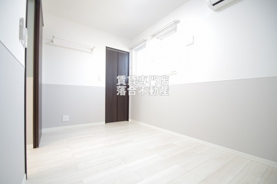 【洋室】 | DHCR淵野辺 | 窓付きで風通しも良好◎