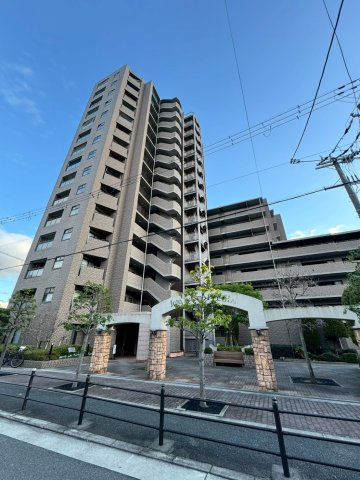 城東関目プレジアの外観|大阪メトロ今里筋線「新森古市」駅徒歩約8分、京阪本通「関目」駅徒歩約9分と2沿線利用可能な立地です。大切なペットと暮らせるマンションです。（規約有）