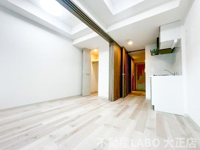 エステムコート難波WEST-SIDEIXレデントの居間・リビング