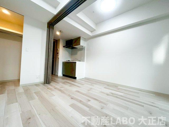 エステムコート難波WEST-SIDEIXレデントの洋室