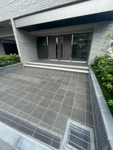 コンフォリア西尾久のエントランス