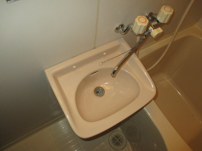 【洗面所】 | メゾン・ボヌール | 浴室内の洗面台です