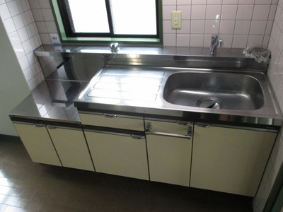 【キッチン】 | メゾン・ボヌール | 自然光が入る窓のあるキッチンです