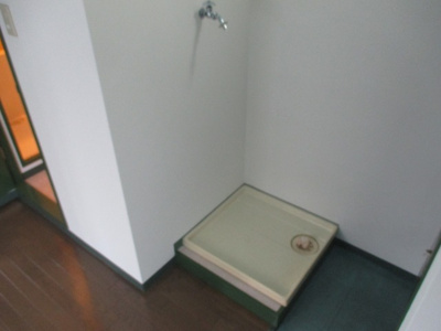 【内装】 | メゾン・ボヌール | 防水パン付洗濯機置場です