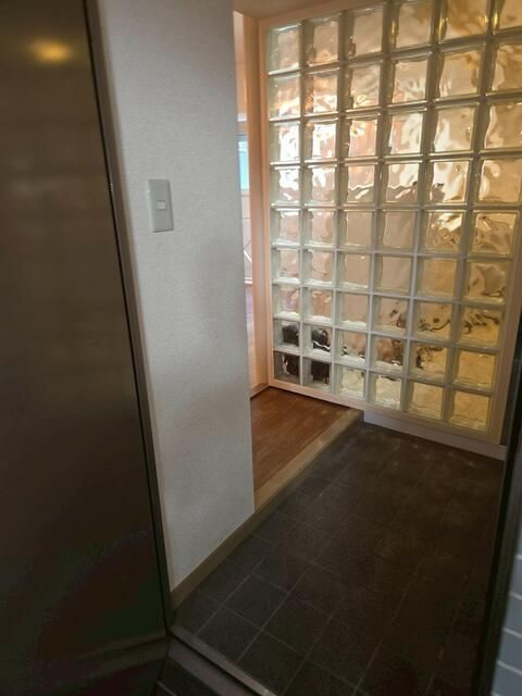 グリーンテラス元代々木の玄関|■モニタ付インターホン■シューズクローゼット■セキュリティー