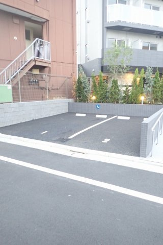 ベルシード池袋本町の駐車場