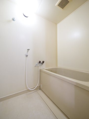 エントピア当新田Cの浴室|※写真は別の部屋のものです。