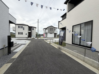 【前面道路含む現地写真】 | ※前面道路4.5m♪
