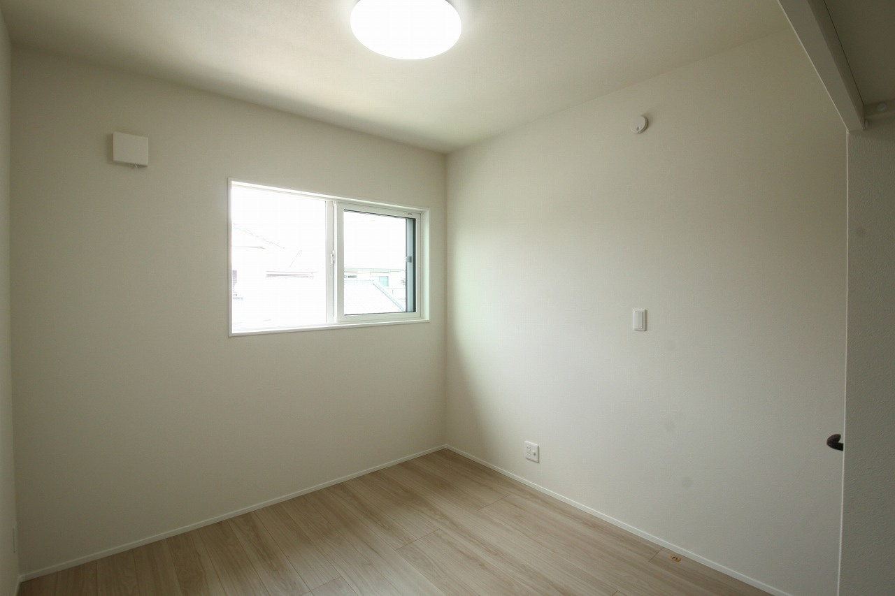 介良乙　新築戸建の洋室|2Ｆ　北西の部屋　4.5帖