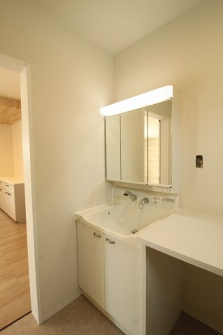 介良乙　新築戸建の独立洗面台