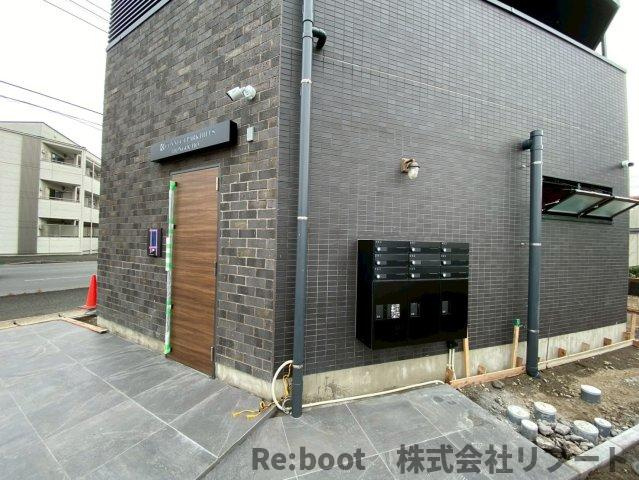 コネクトパークヒルズ本郷町のエントランス