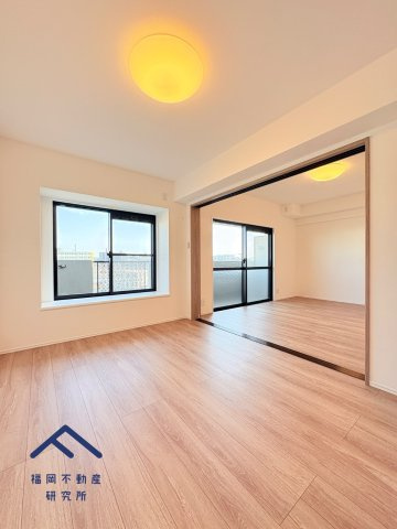 クローバーマンション空港東2の洋室