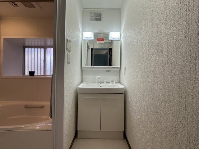 神戸市西区竜が岡５丁目戸建の独立洗面台