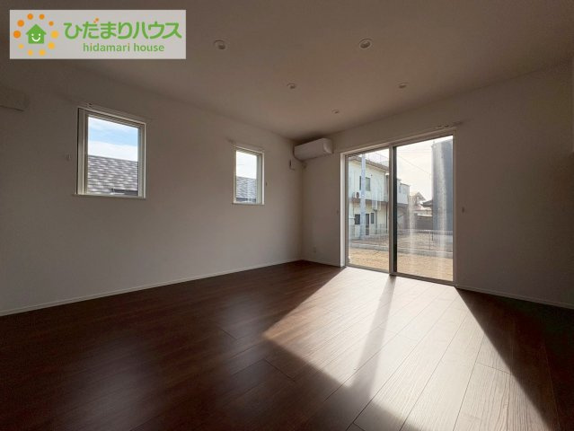 日立市河原子町2丁目　新築戸建　1号棟の居間・リビング|お子様が元気に遊べる広々としたリビングです。