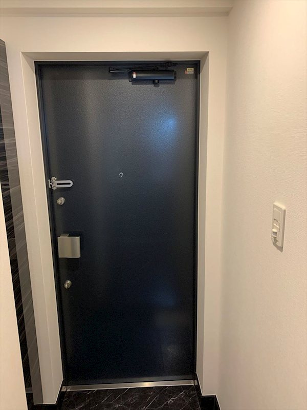 ライフガーデン西日暮里の玄関