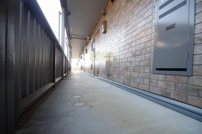 【エントランス】 | ラ・プラージュ | 清潔なエントランス