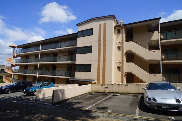 フローラル生駒の外観