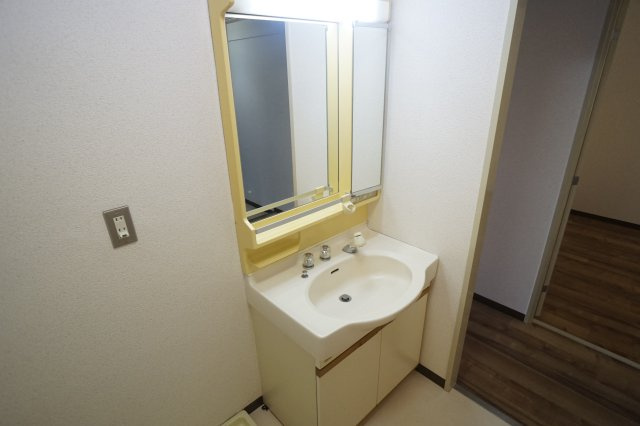 フローラル生駒の洗面所